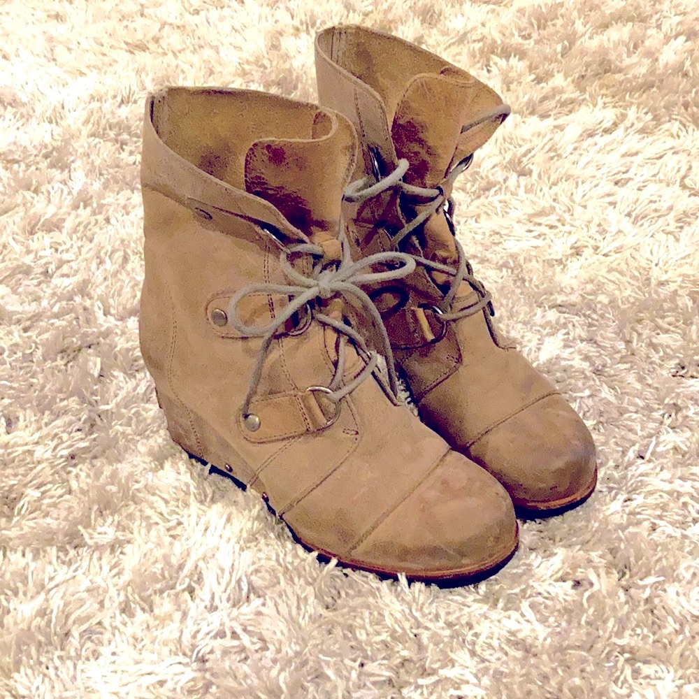 Versatile Sorel Wedge Boots